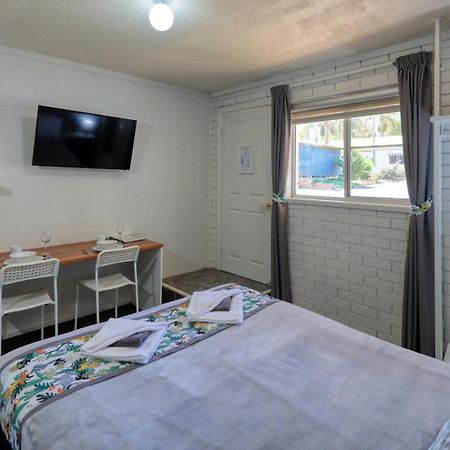 Oasis Motel Peak Hill Eksteriør bilde